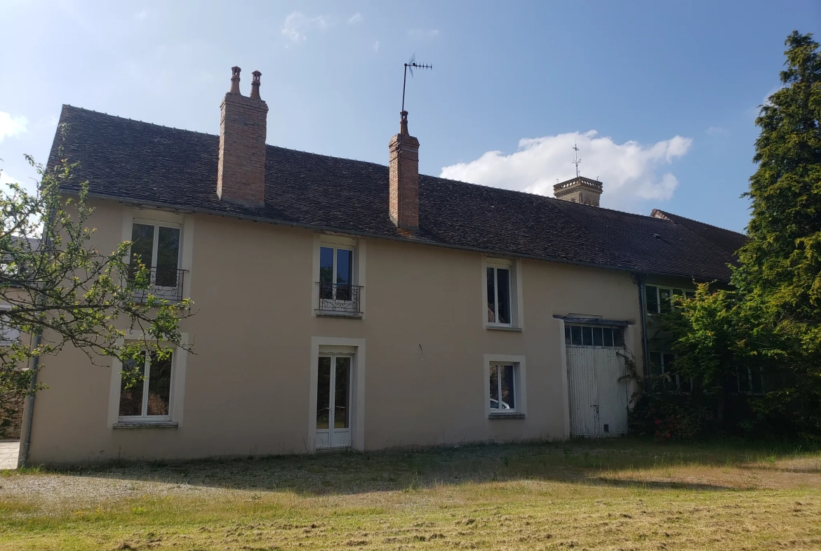 Maison à vendre de 174 m² à Sées, proche commodités 