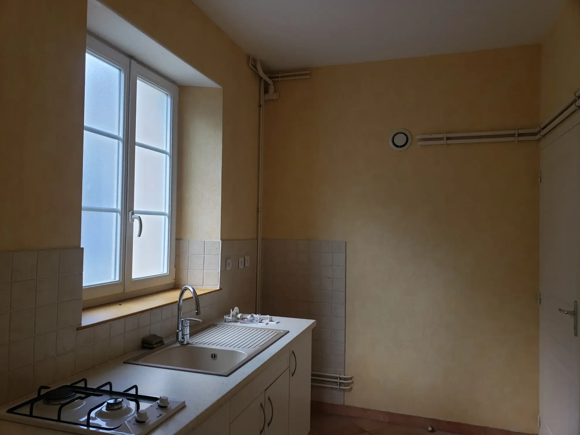 Maison à vendre de 174 m² à Sées, proche commodités 