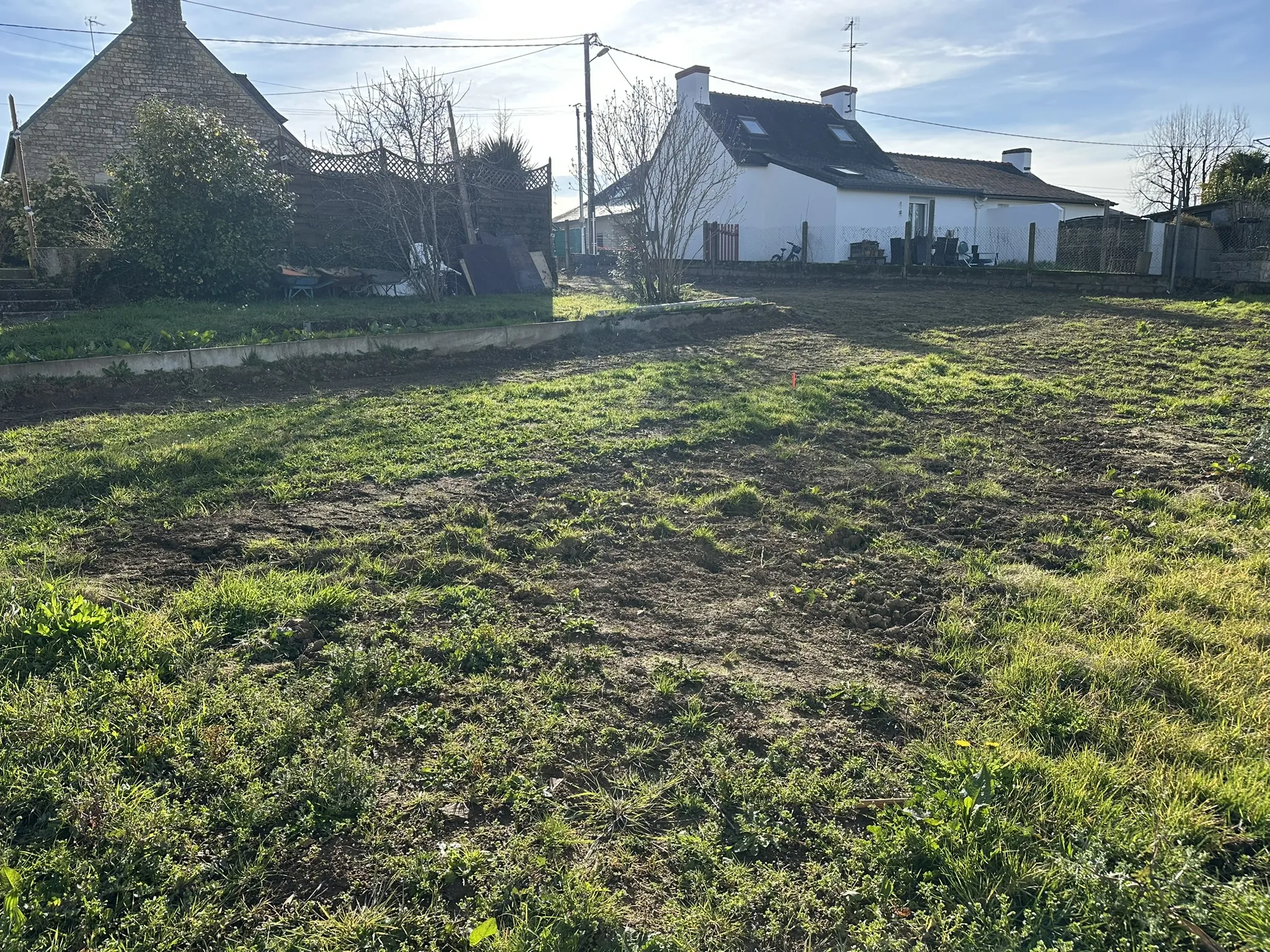 Terrain constructible de 566 m² à Baud, environnement calme et proche des écoles 