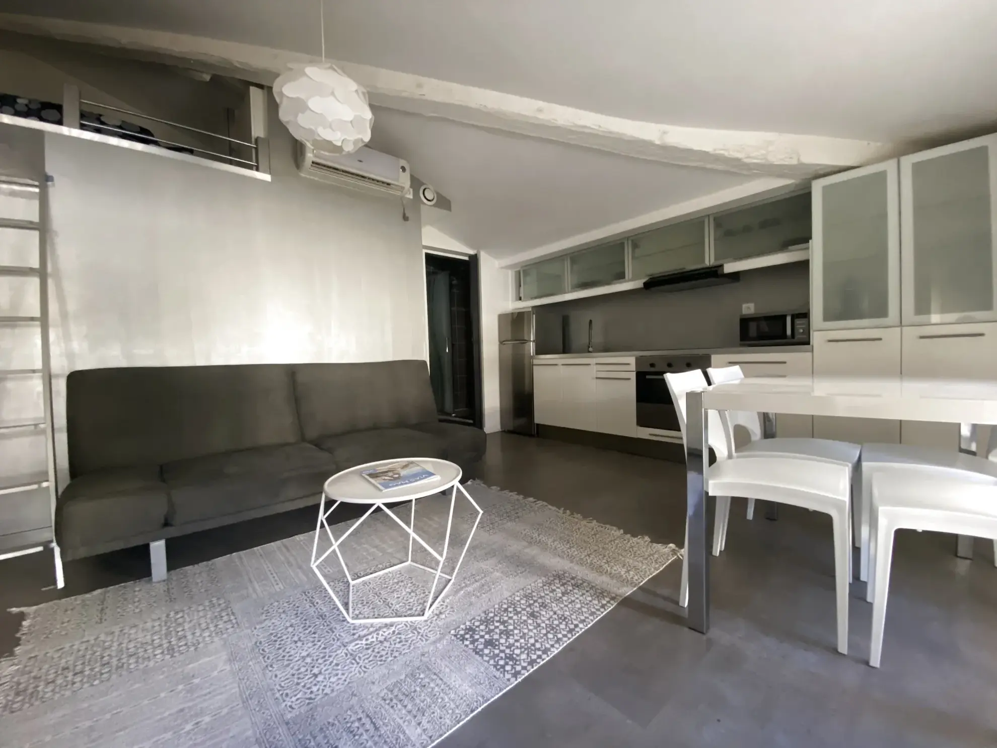 Studio meublé avec mezzanine à Vias proche des plages 