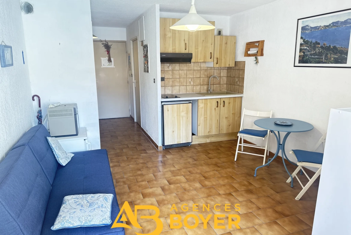 Appartement type studio avec coin cabine à Bandol secteur Pierreplane Sud 