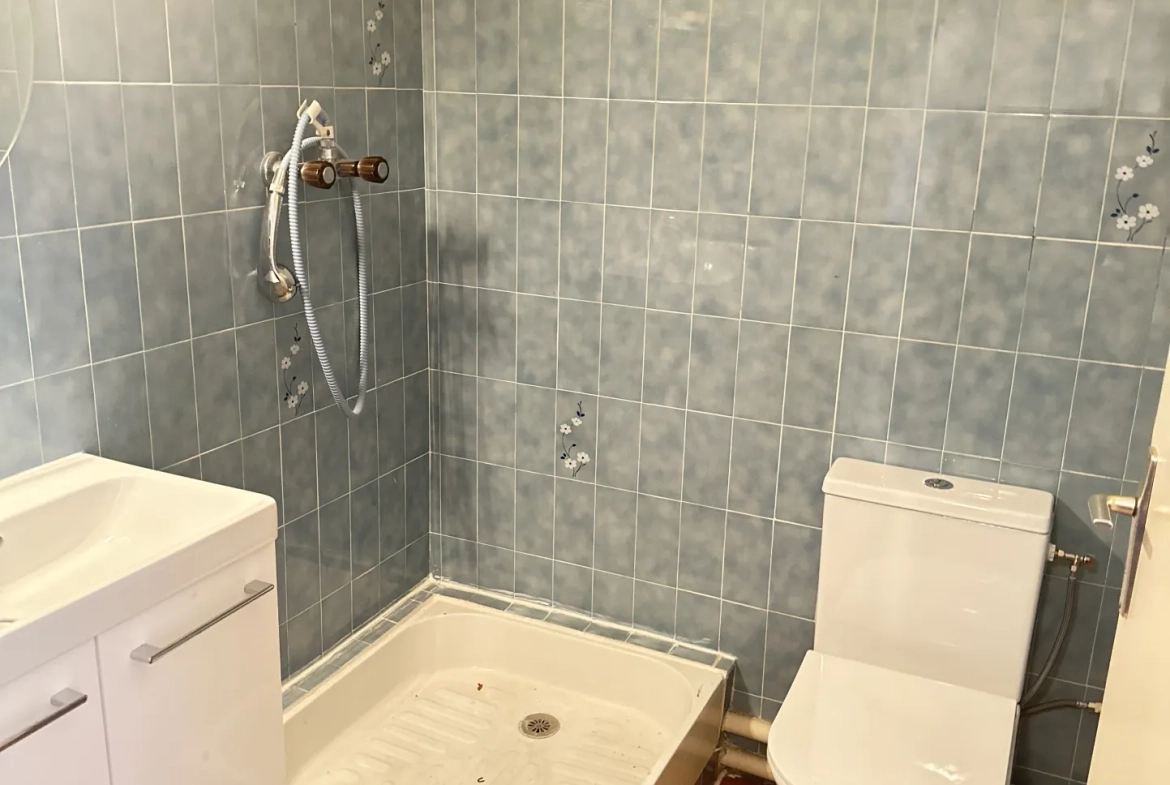 Appartement type studio avec coin cabine à Bandol secteur Pierreplane Sud 
