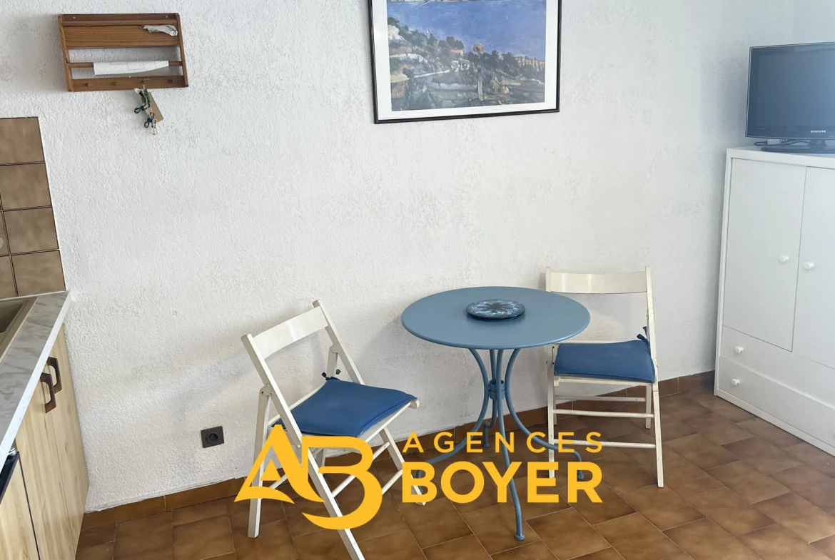 Appartement type studio avec coin cabine à Bandol secteur Pierreplane Sud 