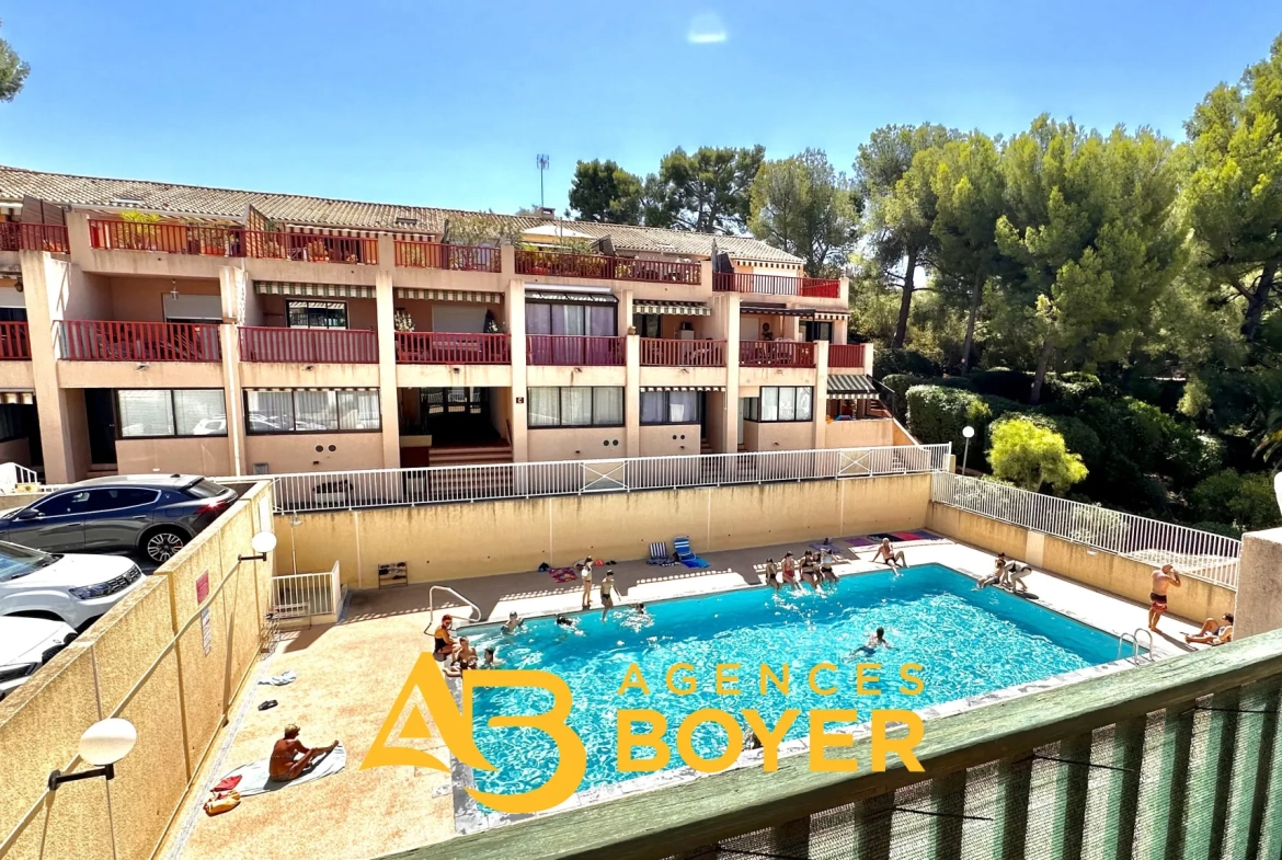 Appartement type studio avec coin cabine à Bandol secteur Pierreplane Sud 