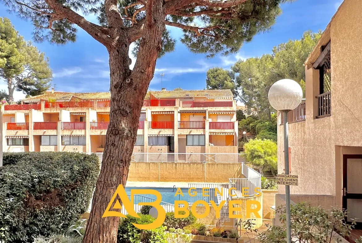 Appartement type studio avec coin cabine à Bandol secteur Pierreplane Sud 