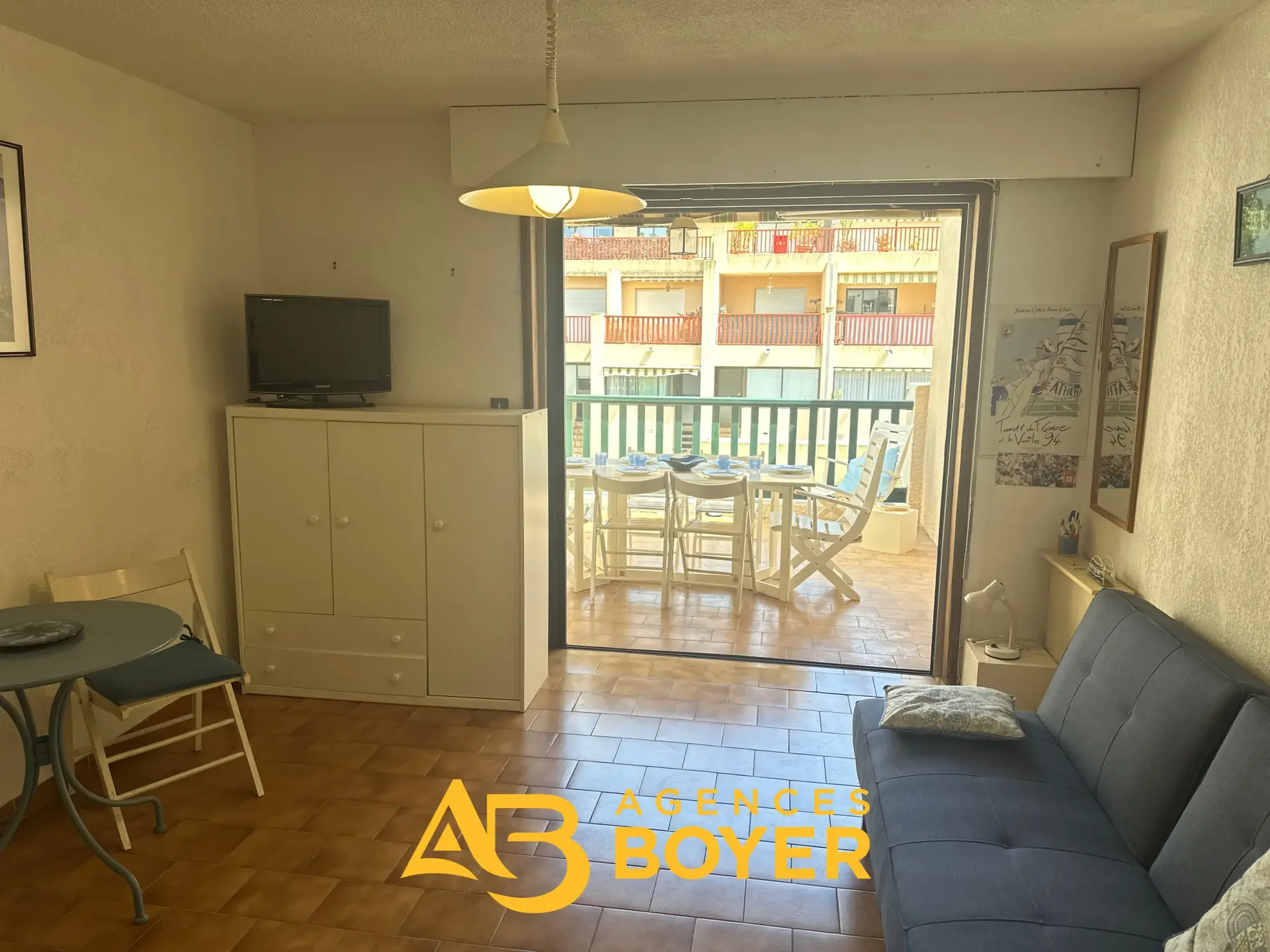 Appartement type studio avec coin cabine à Bandol secteur Pierreplane Sud 