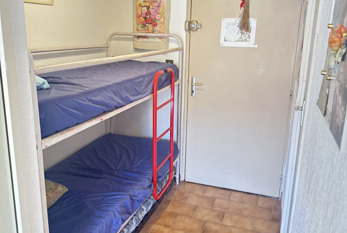 Appartement type studio avec coin cabine à Bandol secteur Pierreplane Sud 