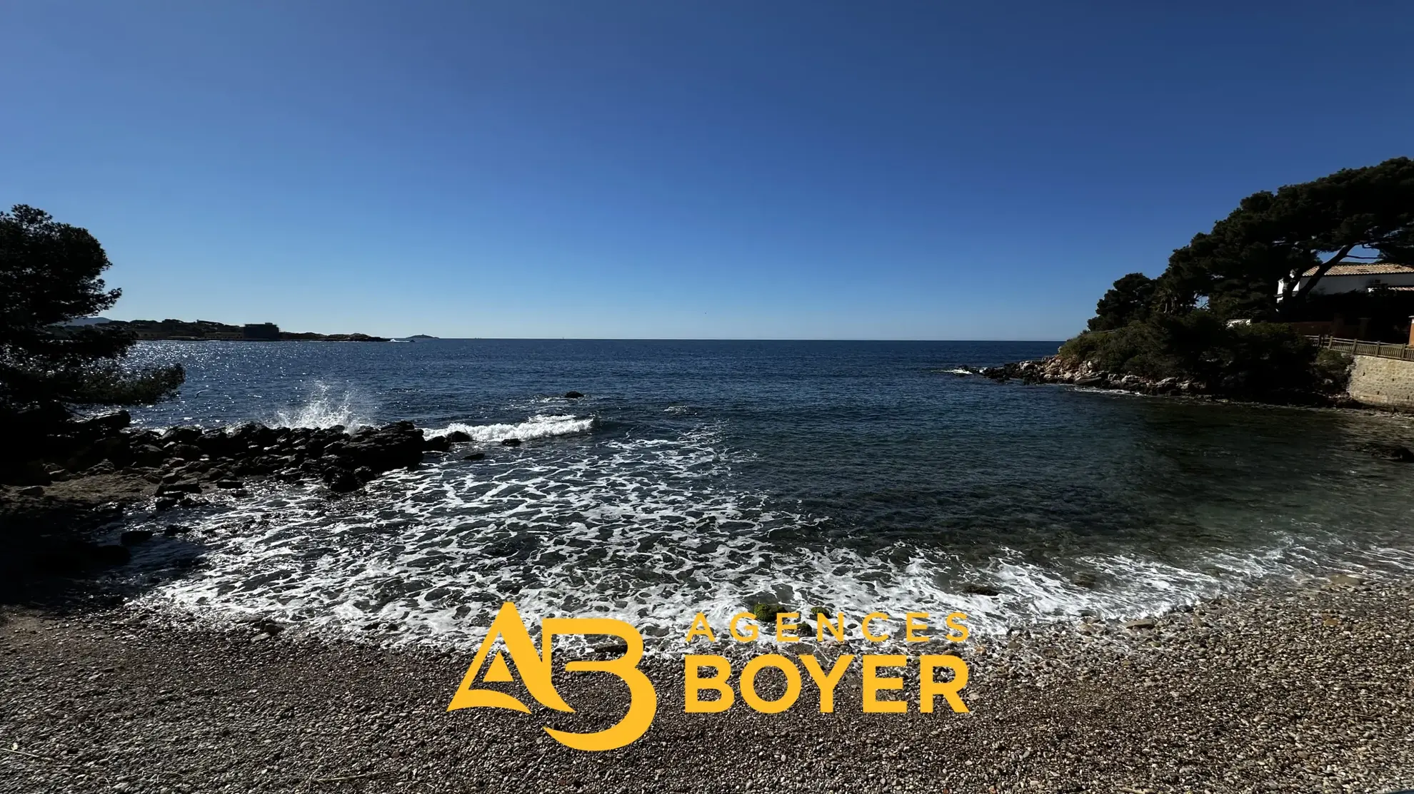 Appartement type studio avec coin cabine à Bandol secteur Pierreplane Sud 