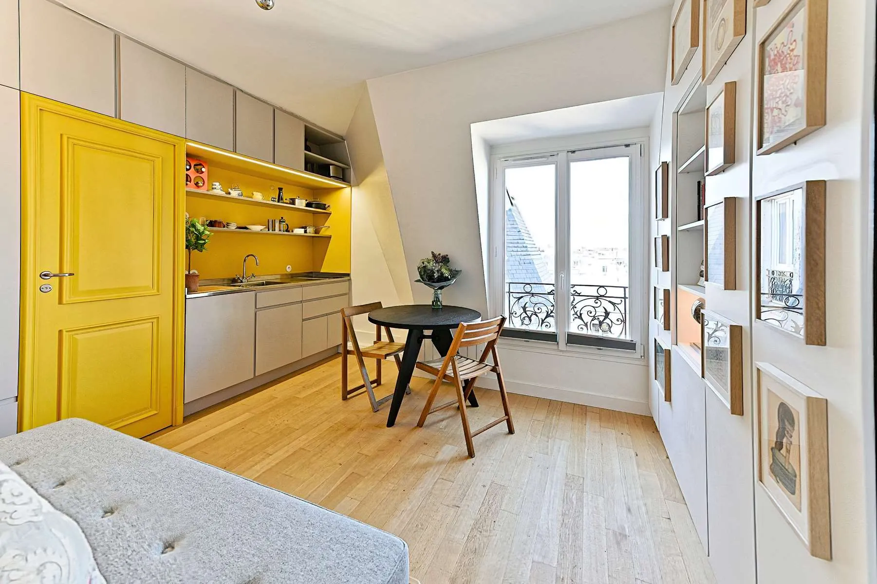 Studio lumineux rénové avec vue dégagée, ascenseur et emplacement privilégié à Paris 11e 