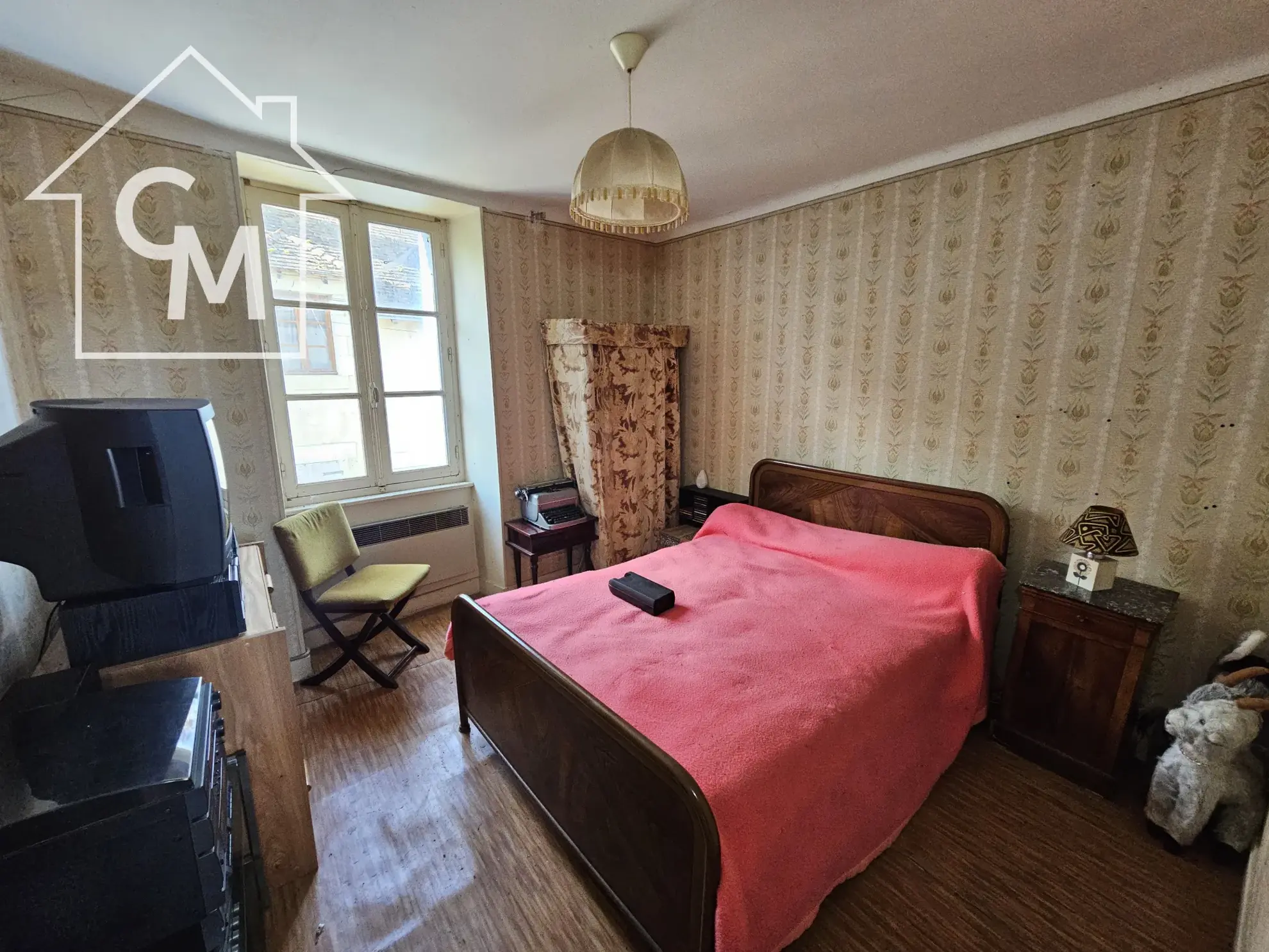Maison à vendre en centre bourg de La Châtre avec garage et jardin, à proximité de l'Indre 