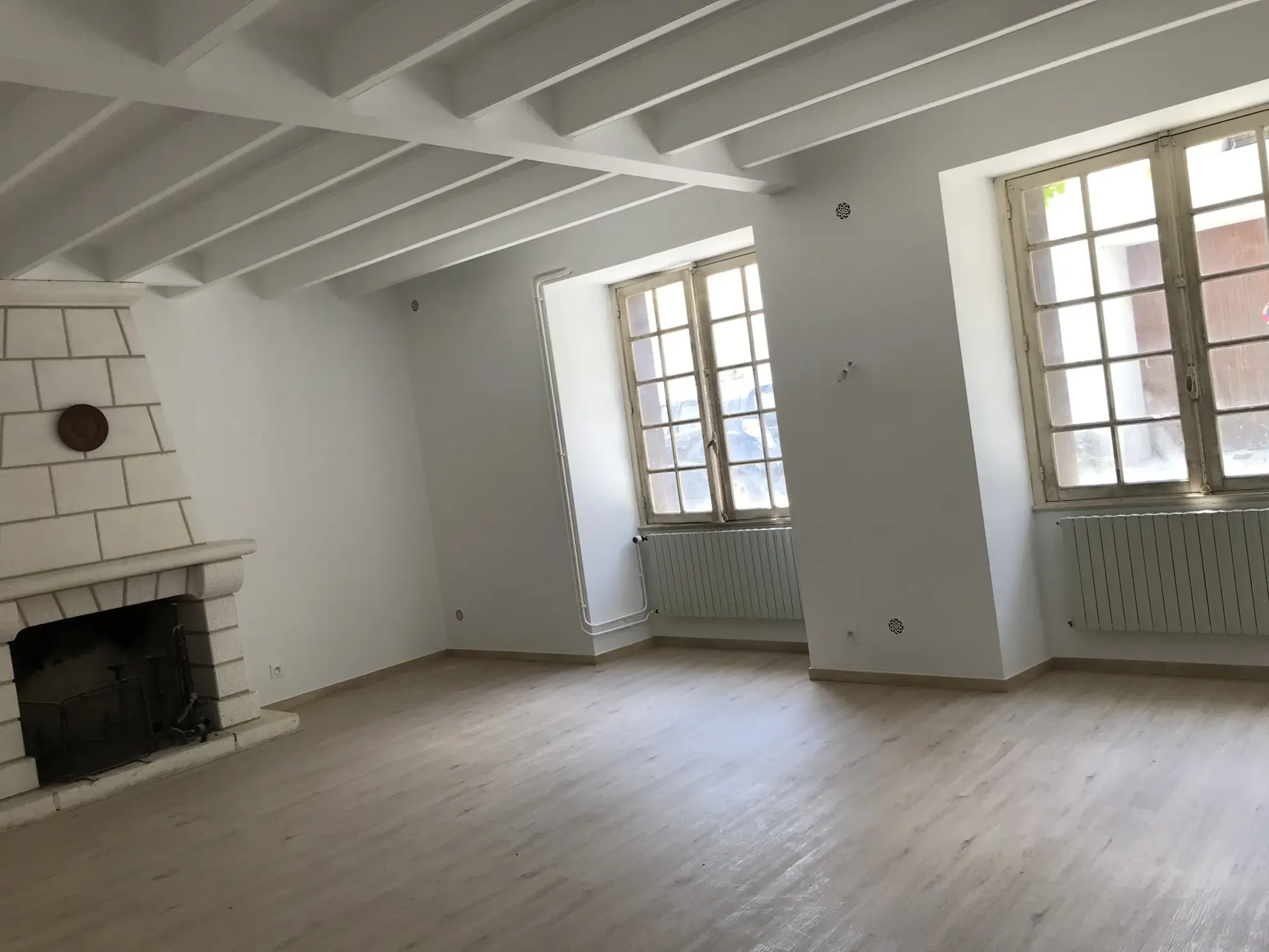 Immeuble à rénover au centre de Mareuil avec fort potentiel d'investissement 