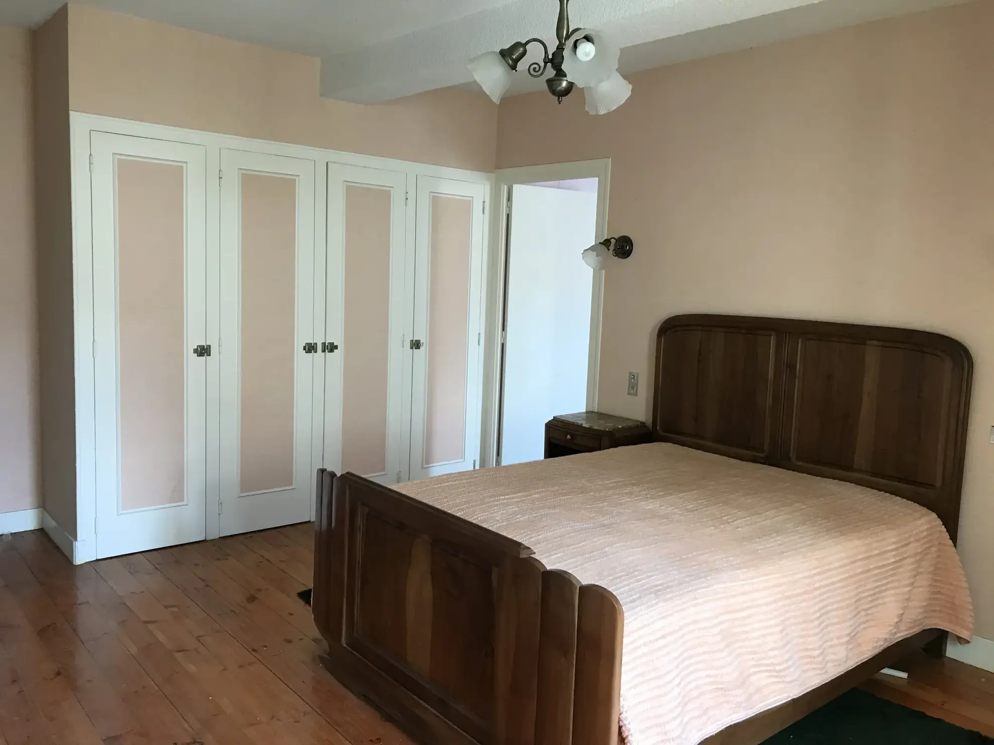 Immeuble à rénover au centre de Mareuil avec fort potentiel d'investissement 