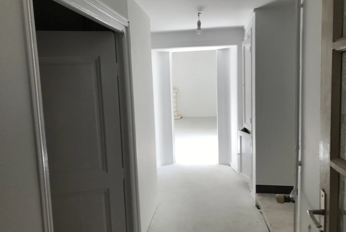 Immeuble à rénover au centre de Mareuil avec fort potentiel d'investissement 