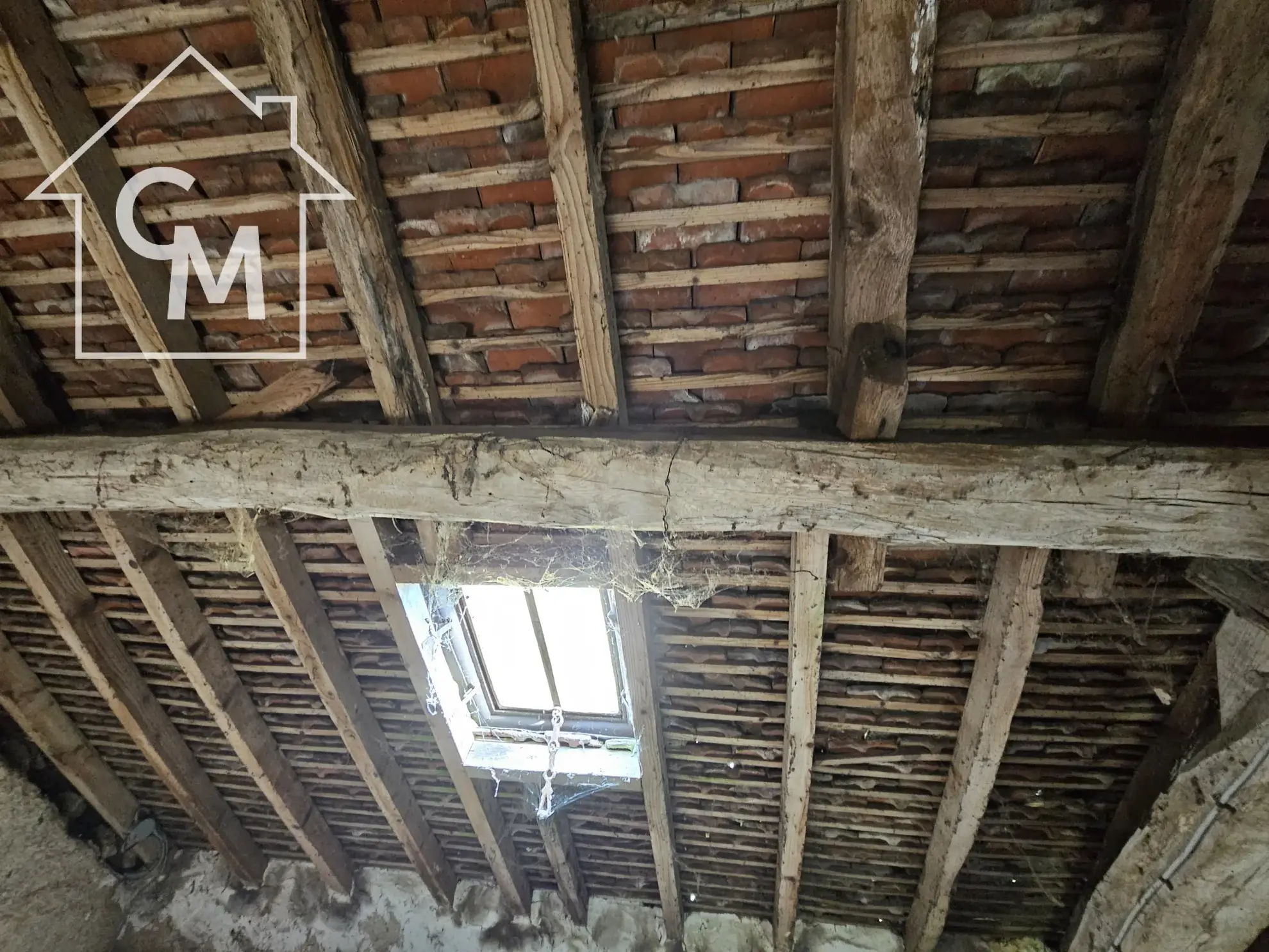 Maison à vendre en centre bourg de La Châtre avec garage et jardin, à proximité de l'Indre 