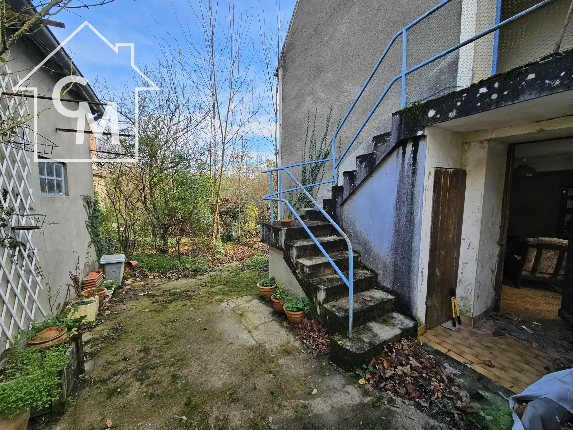 Maison à vendre en centre bourg de La Châtre avec garage et jardin, à proximité de l'Indre 
