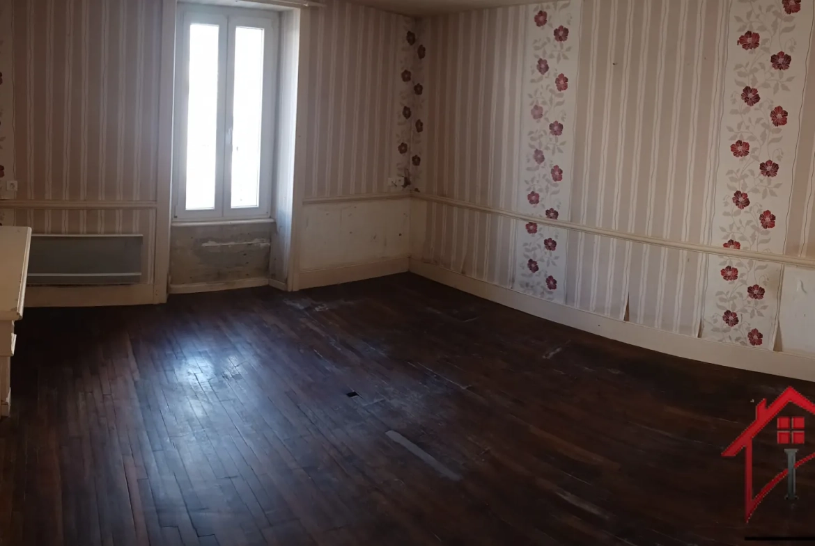 À vendre à Gevigney-et-Mercey : maison de 58m² avec dépendances et jardin, opportunité d'investissement 