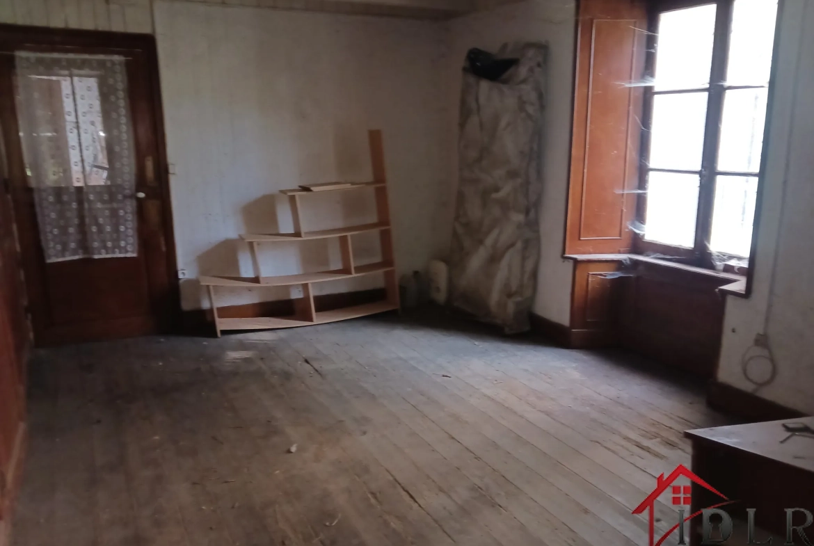 À vendre à Gevigney-et-Mercey : maison de 58m² avec dépendances et jardin, opportunité d'investissement 