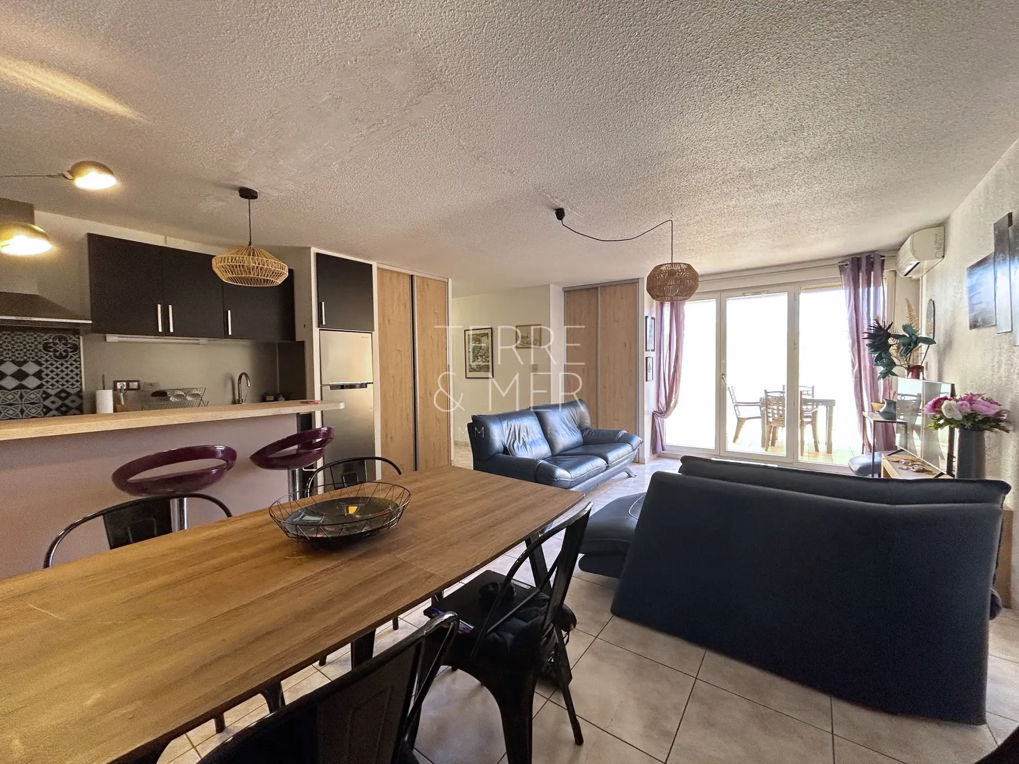 Appartement 3 pièces à Sainte-Marie-la-Mer avec vue mer et parking 