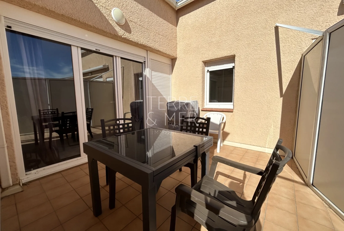 Appartement 3 pièces à Sainte-Marie-la-Mer avec vue mer et parking 