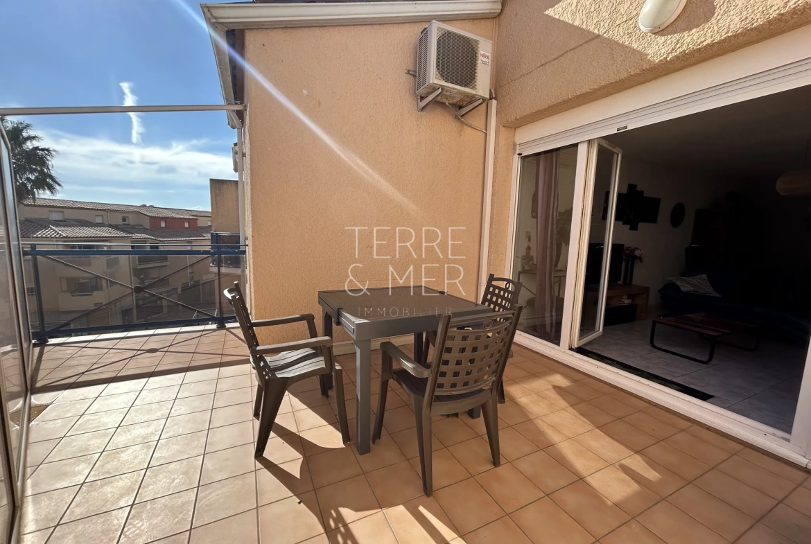 Appartement 3 pièces à Sainte-Marie-la-Mer avec vue mer et parking 