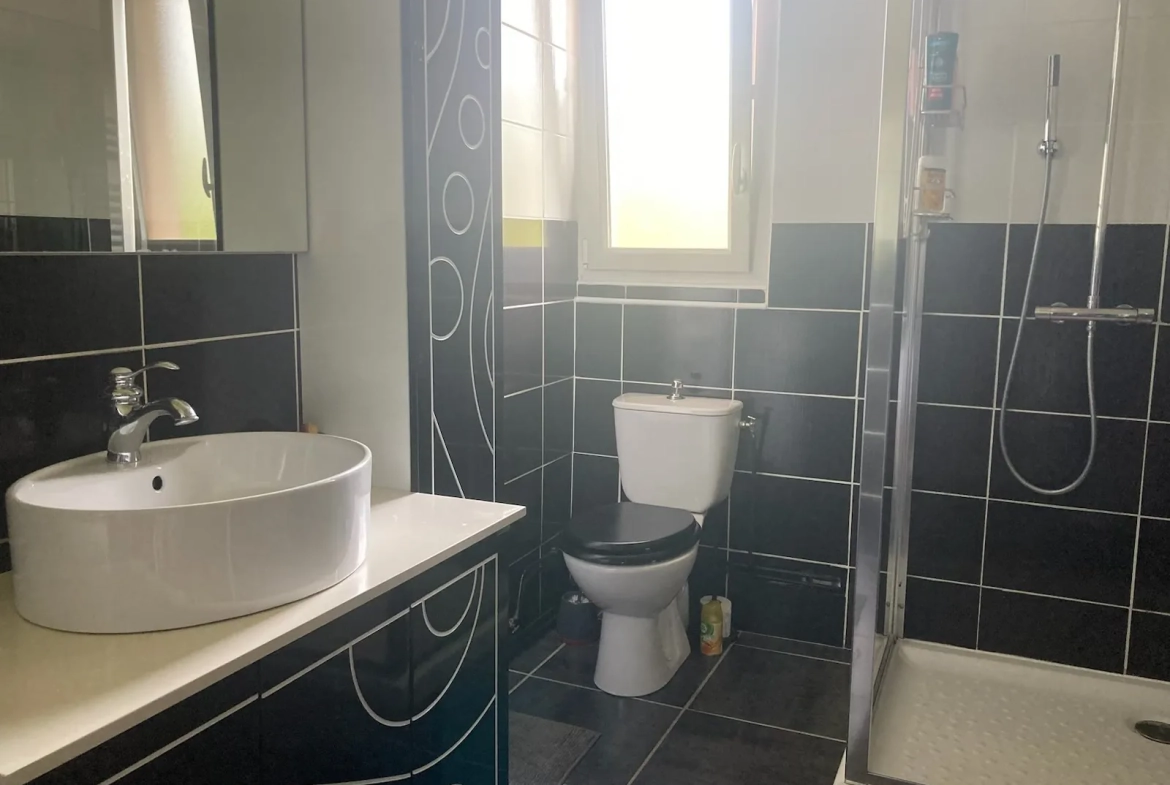 Villa T7 de 208 m² avec grand terrain à Jujurieux, proche d'Ambérieu et Bourg-en-Bresse 