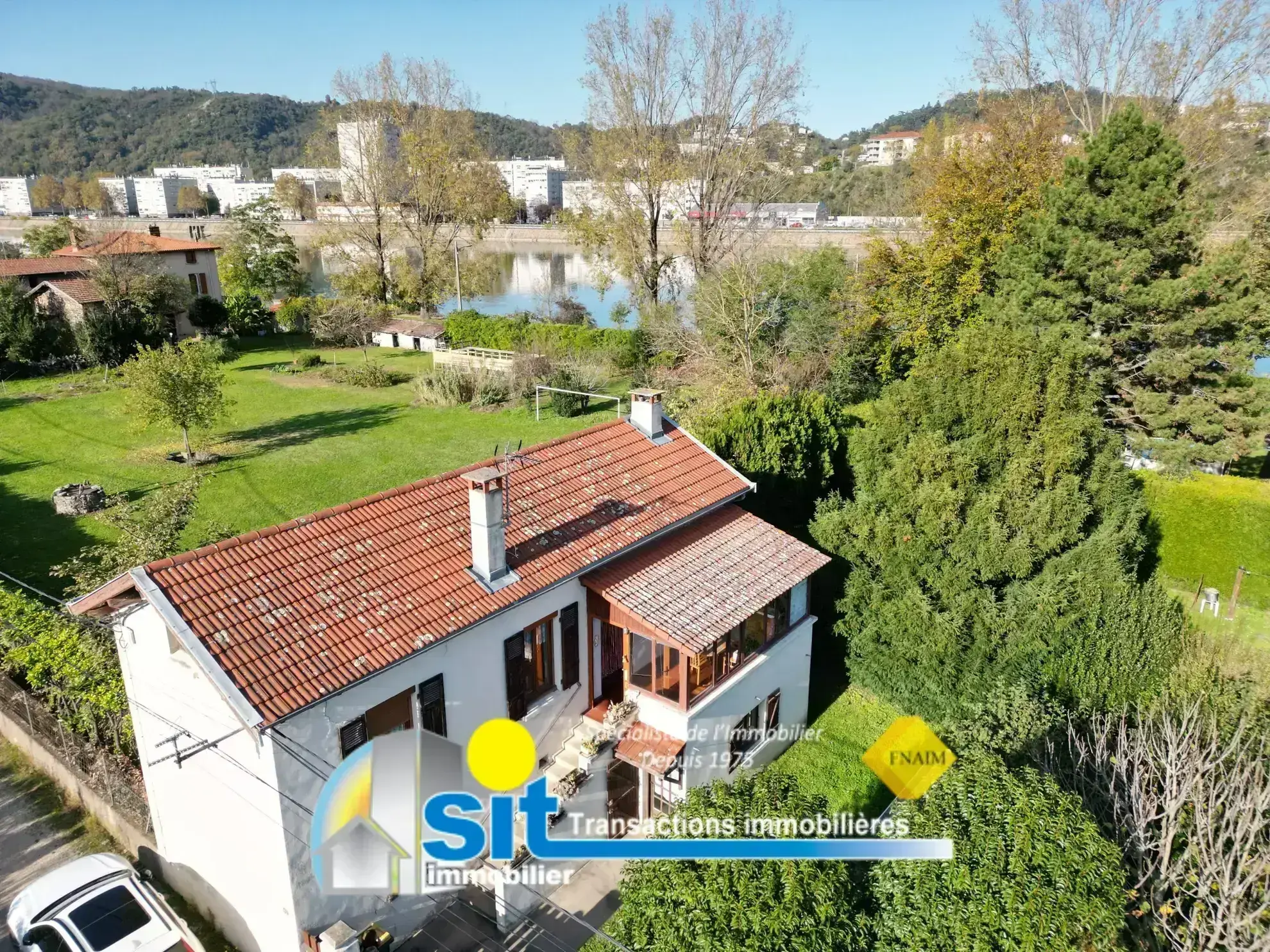 Maison à vendre avec sous-sol et jardin à Saint-Romain-en-Gal 