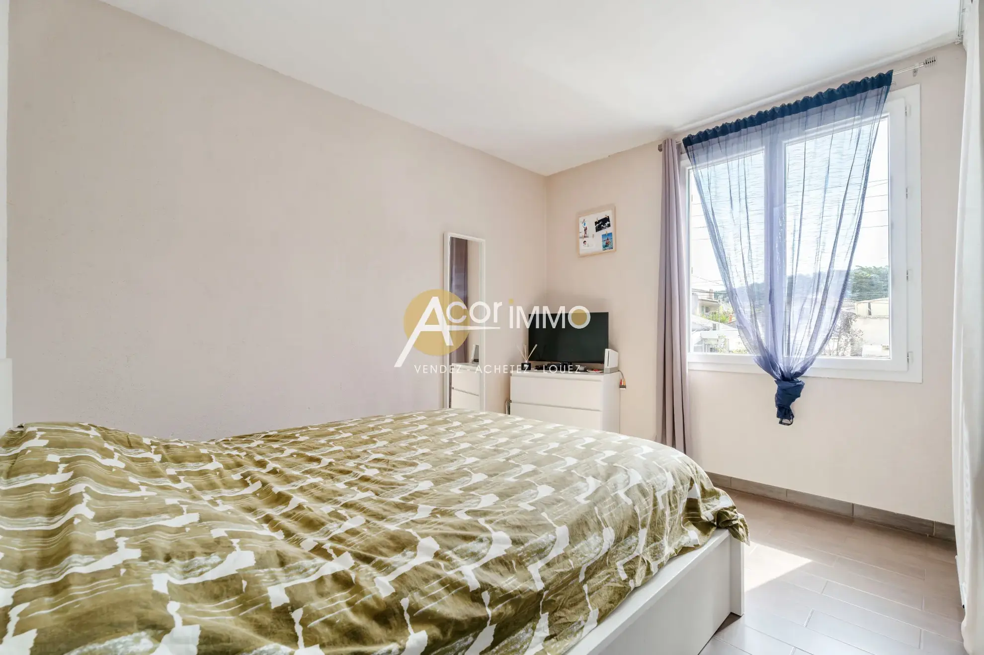 Appartement T3 avec Terrasse et Stationnement à La Seyne-sur-Mer 