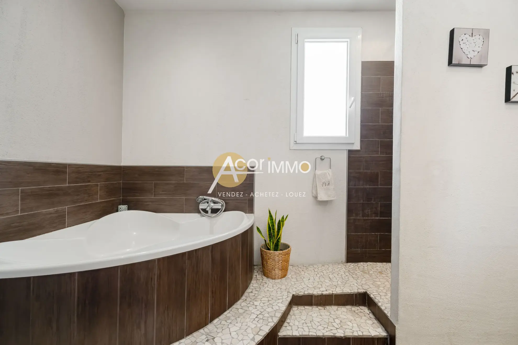 Appartement T3 avec Terrasse et Stationnement à La Seyne-sur-Mer 
