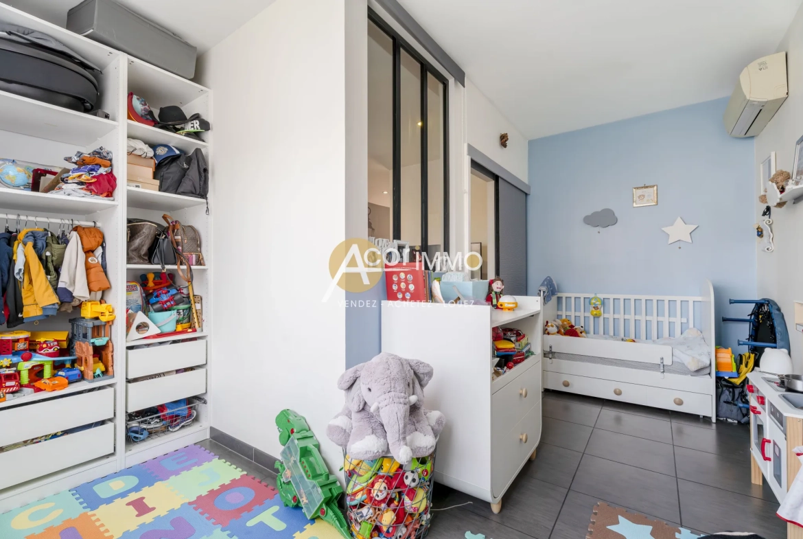Appartement T3 avec Terrasse et Stationnement à La Seyne-sur-Mer 