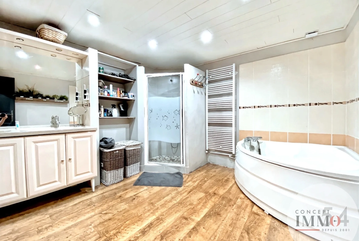 Maison familiale à Trondes avec piscine, 5 chambres, jardin clos, proche de Toul - 260 m² 