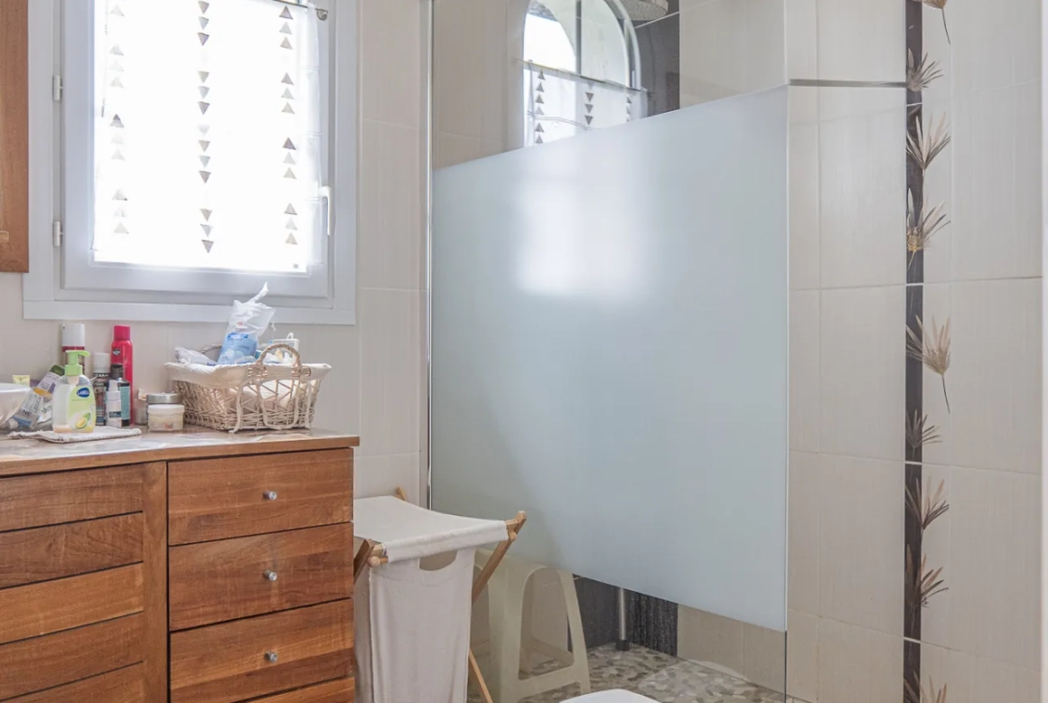 Maison à vendre au Champ-Saint-Père avec grand terrain et confort moderne 