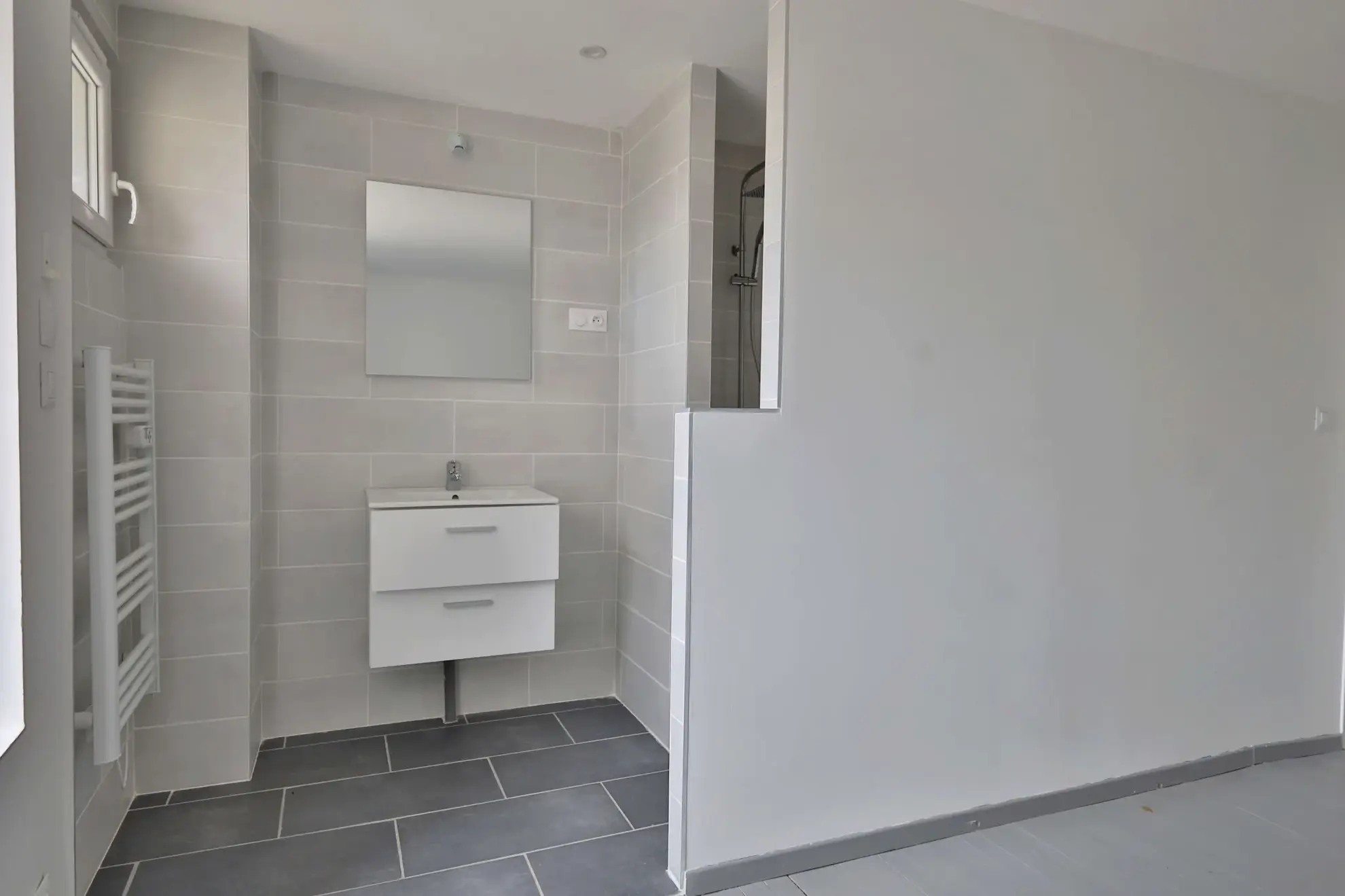 Maison de village rénovée de 115 m² avec cour et garage à Moidieu-Détourbe 