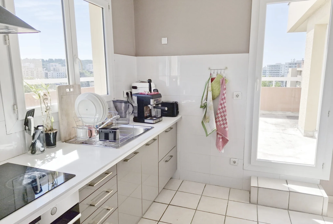 Appartement 4 pièces avec terrasse et garage à Toulon Est - Dernier étage 
