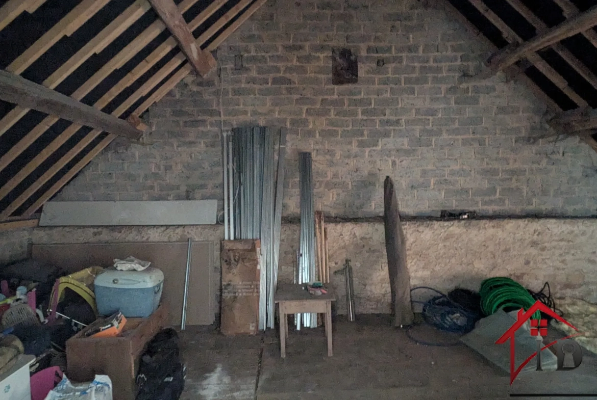 Maison rénovée 145 m² avec terrain de 6750 m², dépendances près de Chaumergy 