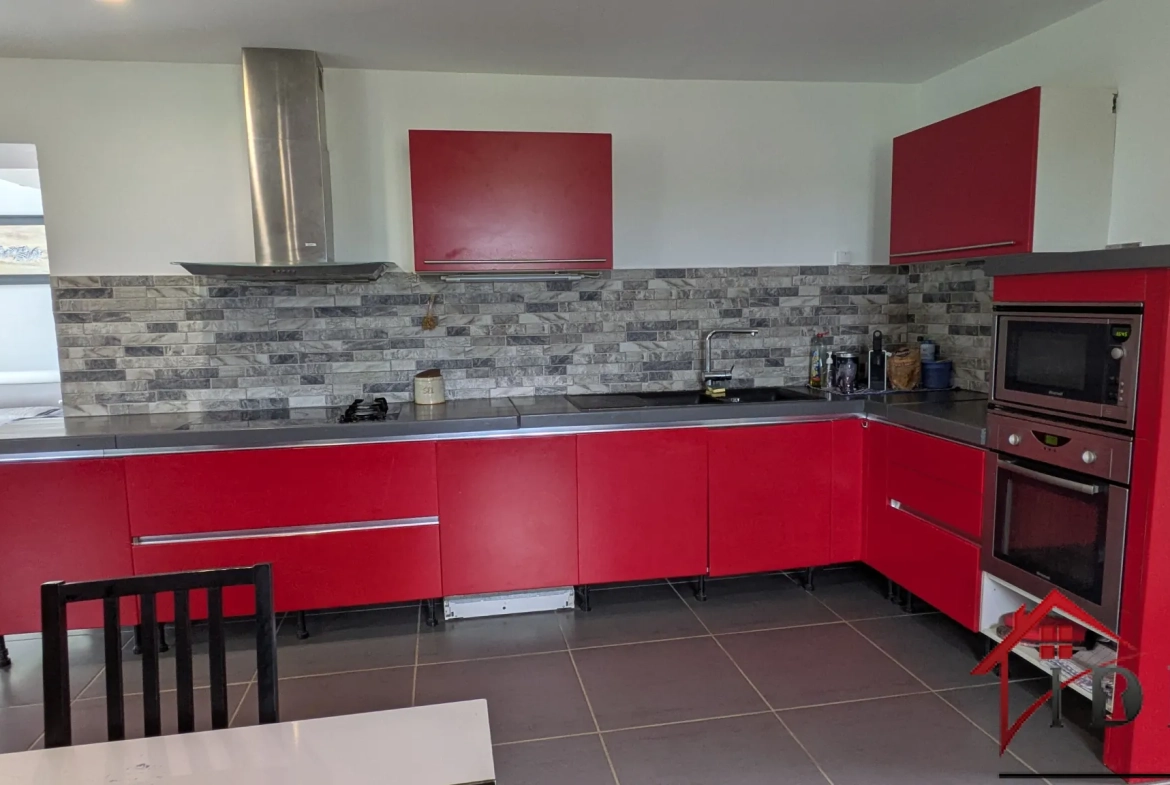 Maison rénovée 145 m² avec terrain de 6750 m², dépendances près de Chaumergy 