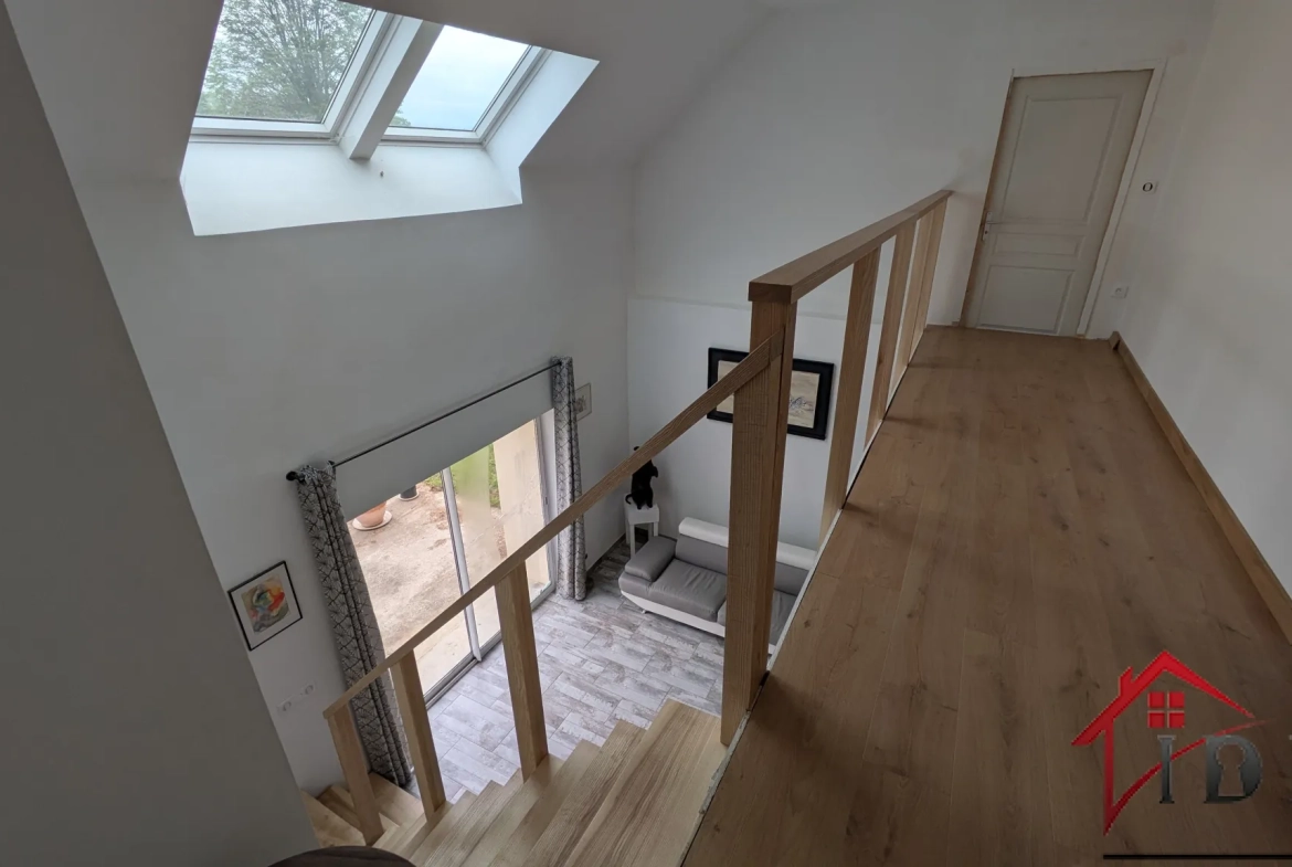 Maison rénovée 145 m² avec terrain de 6750 m², dépendances près de Chaumergy 