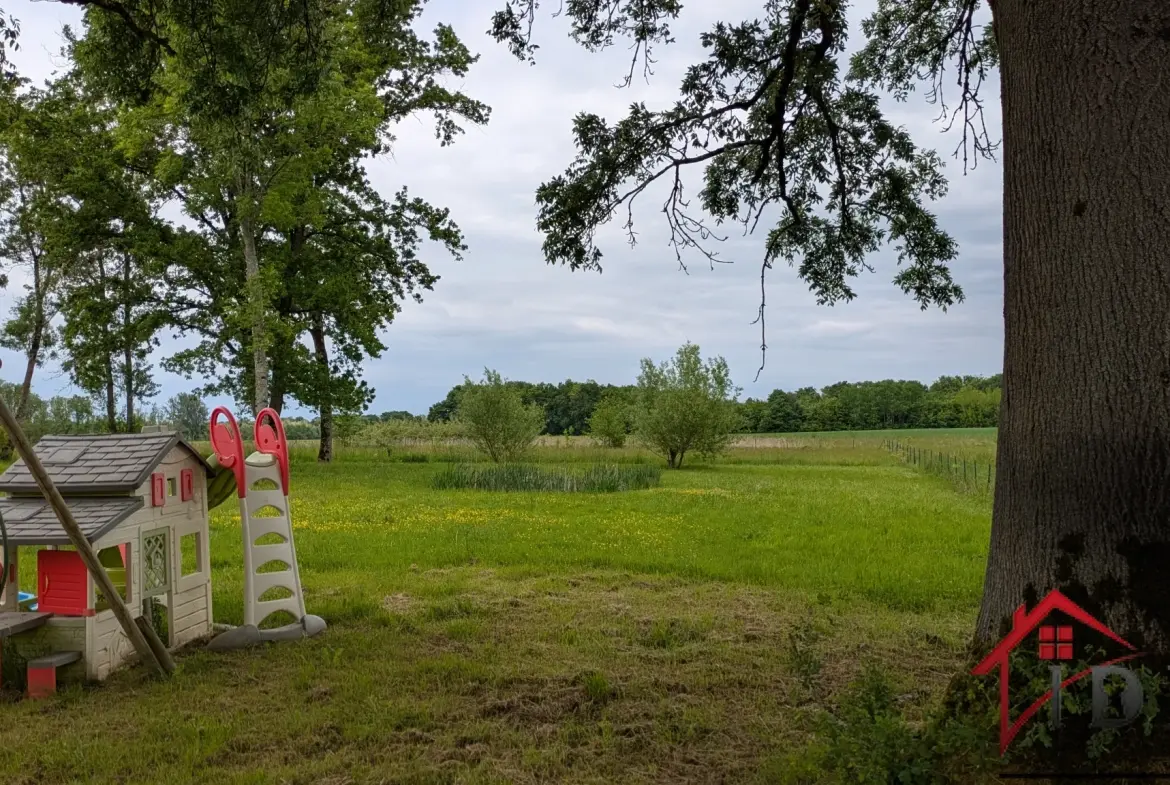 Maison rénovée 145 m² avec terrain de 6750 m², dépendances près de Chaumergy 