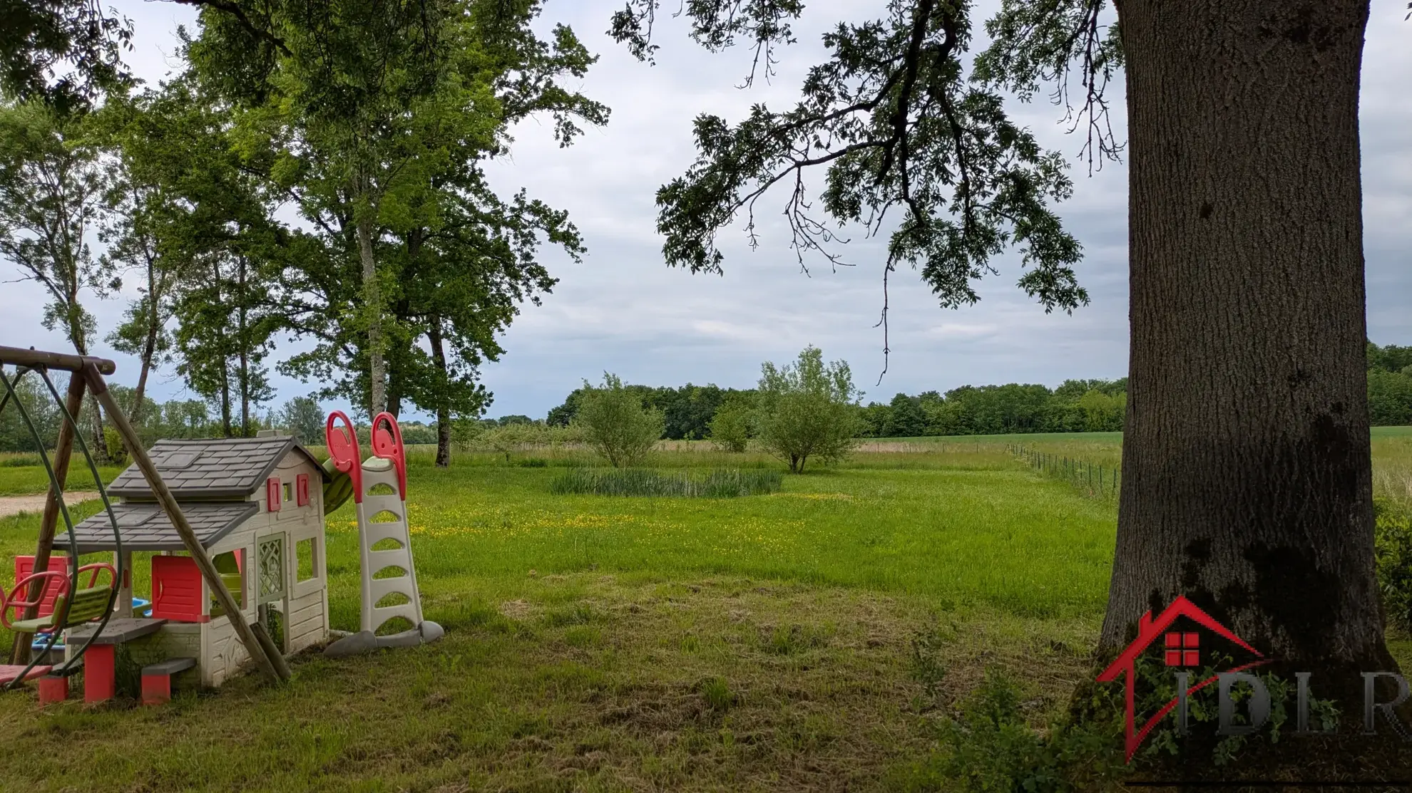 Maison rénovée 145 m² avec terrain de 6750 m², dépendances près de Chaumergy 