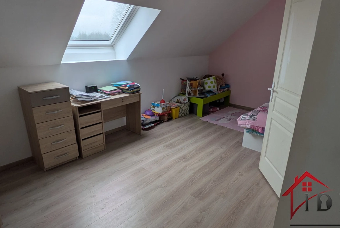 Maison rénovée 145 m² avec terrain de 6750 m², dépendances près de Chaumergy 