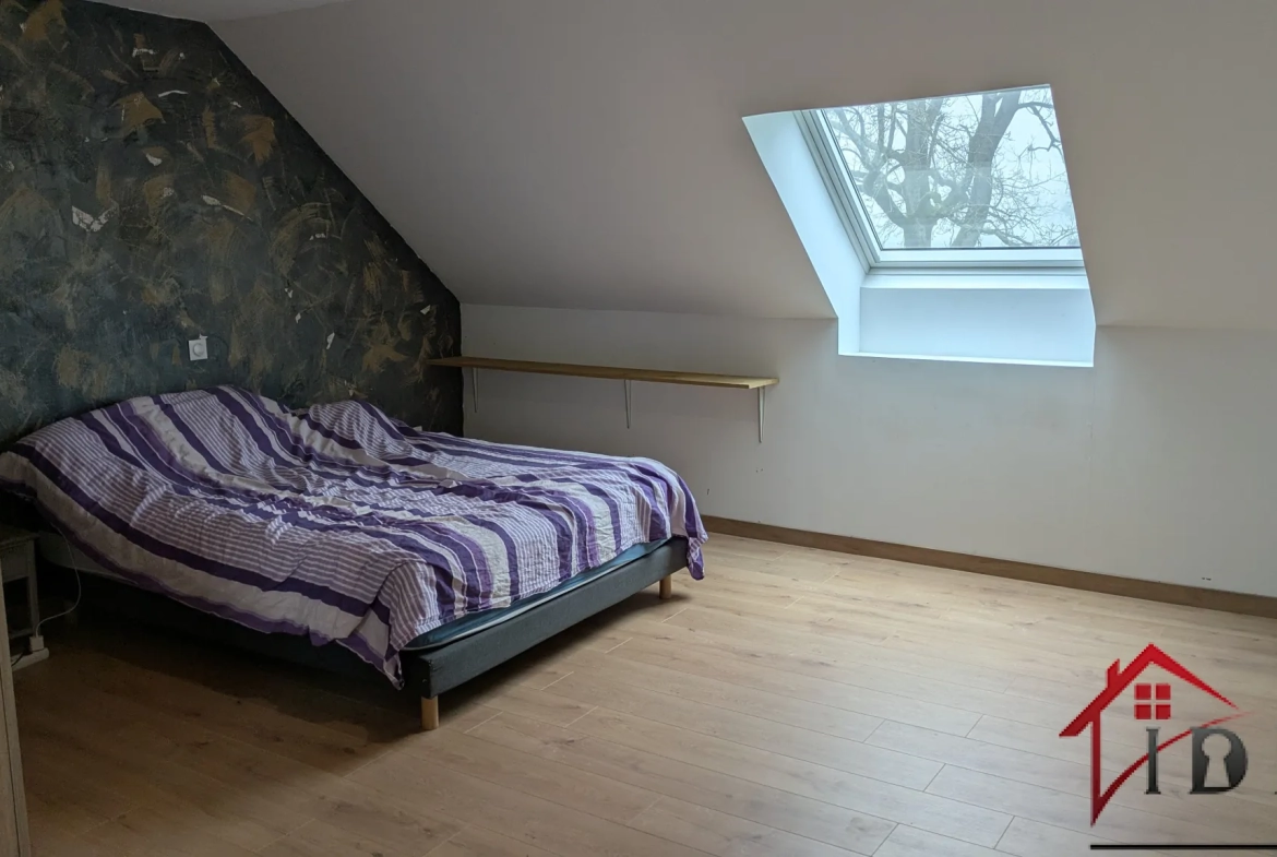 Maison rénovée 145 m² avec terrain de 6750 m², dépendances près de Chaumergy 
