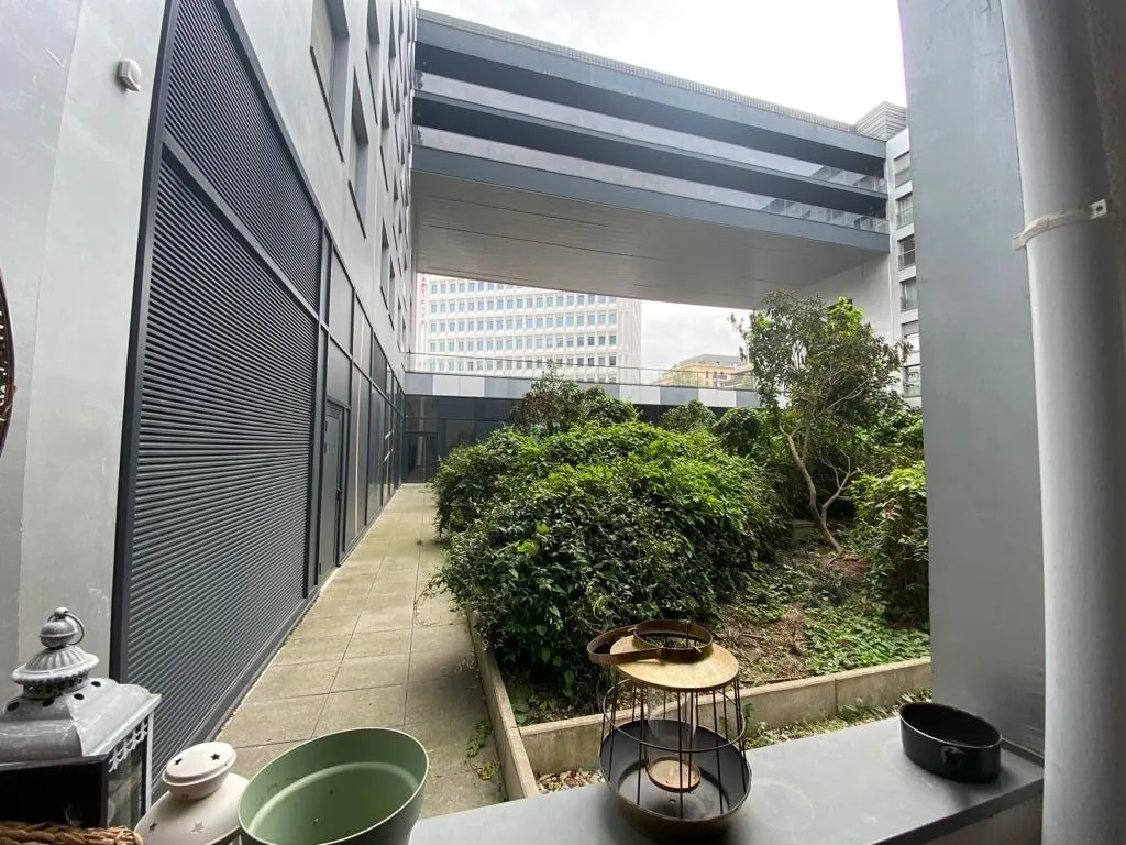 Spacieux studio de 37 m² à Velizy-Villacoublay avec parking et loggia, idéal investisseur 