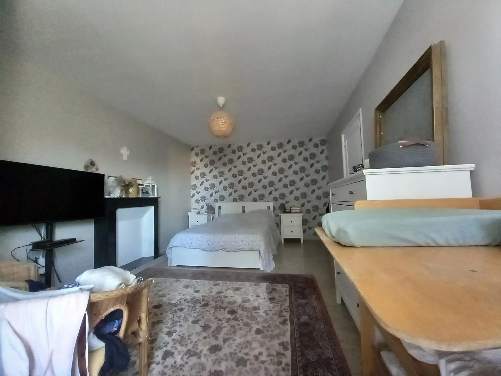 Magnifique maison en pierre de 214 m² avec 6 chambres à Paulx 