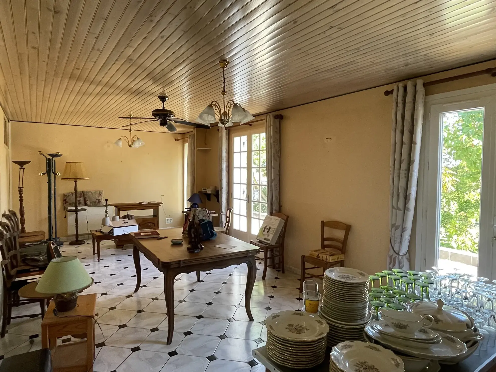 Charmante maison de plain-pied avec jardin et terrasses à Bourg-Charente 