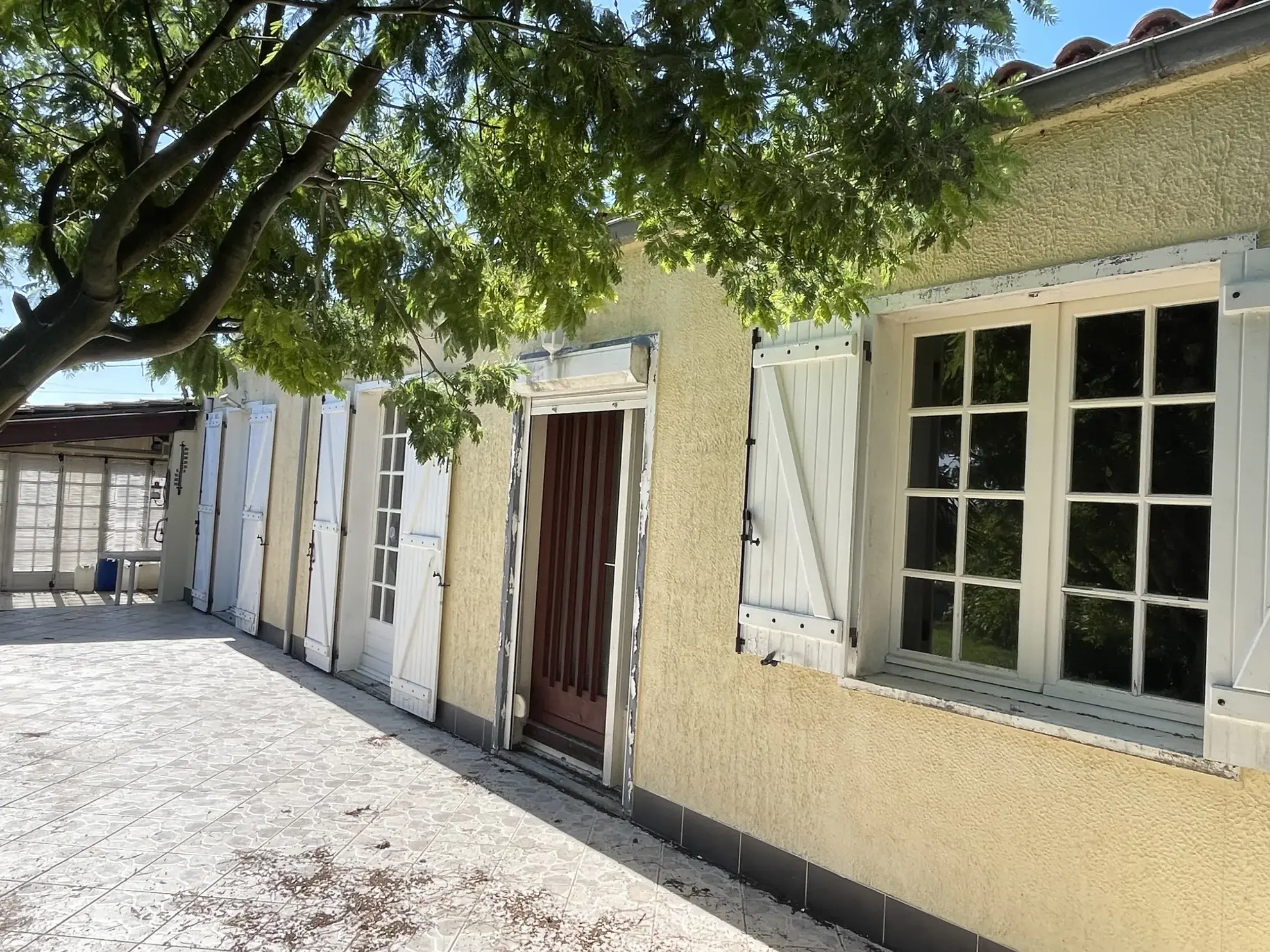 Charmante maison de plain-pied avec jardin et terrasses à Bourg-Charente 