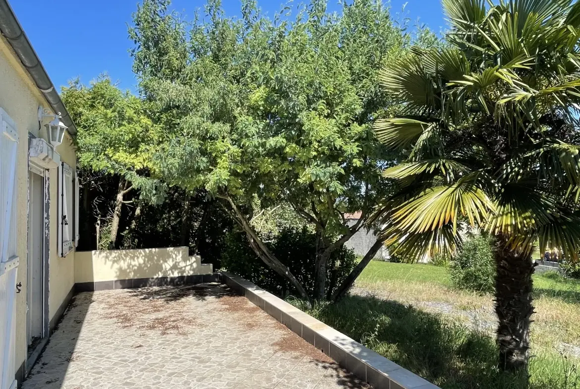 Charmante maison de plain-pied avec jardin et terrasses à Bourg-Charente 