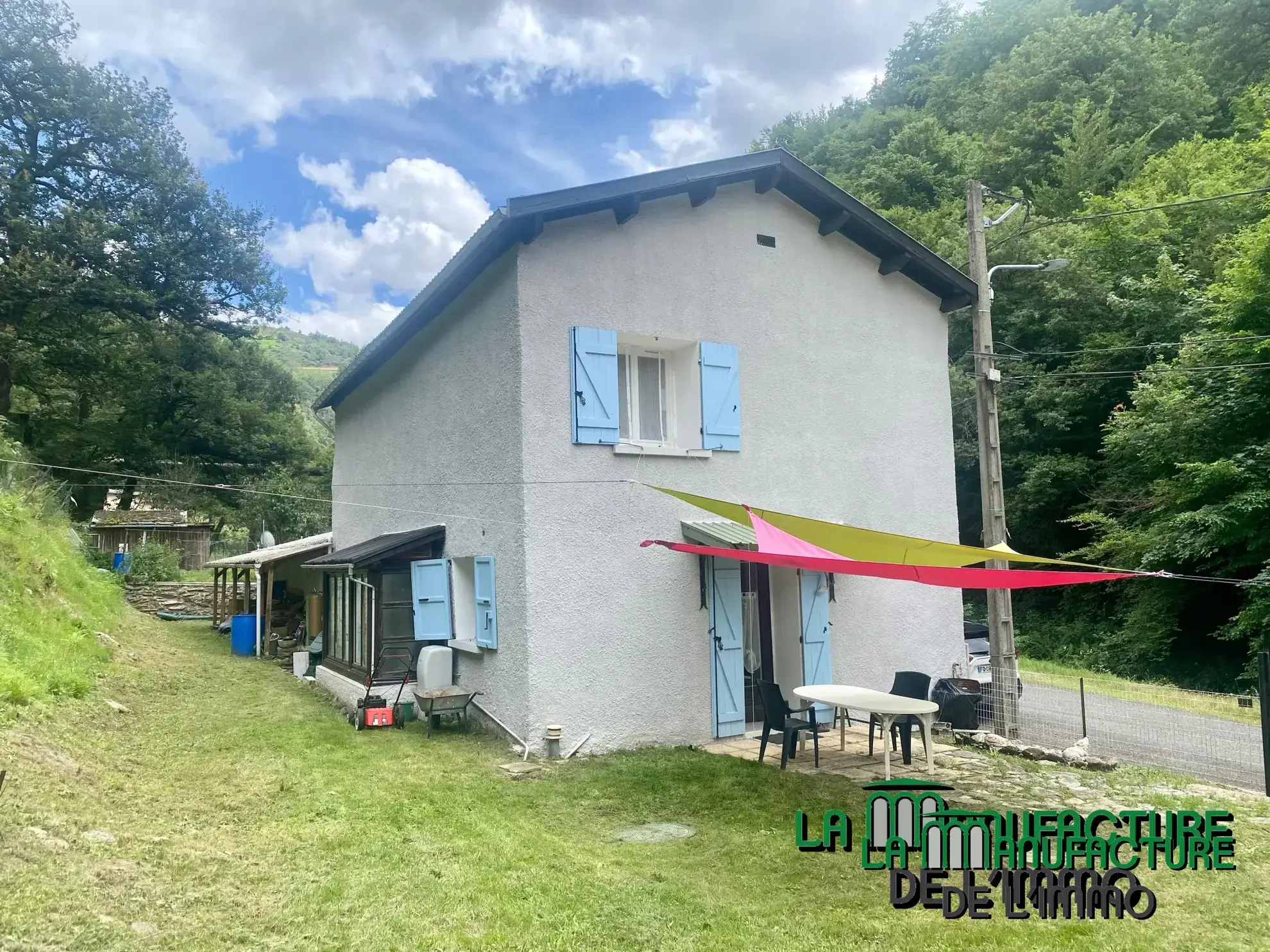Maison individuelle 115m² avec 4 chambres, garage et terrain à Le Chambon-Feugerolles 