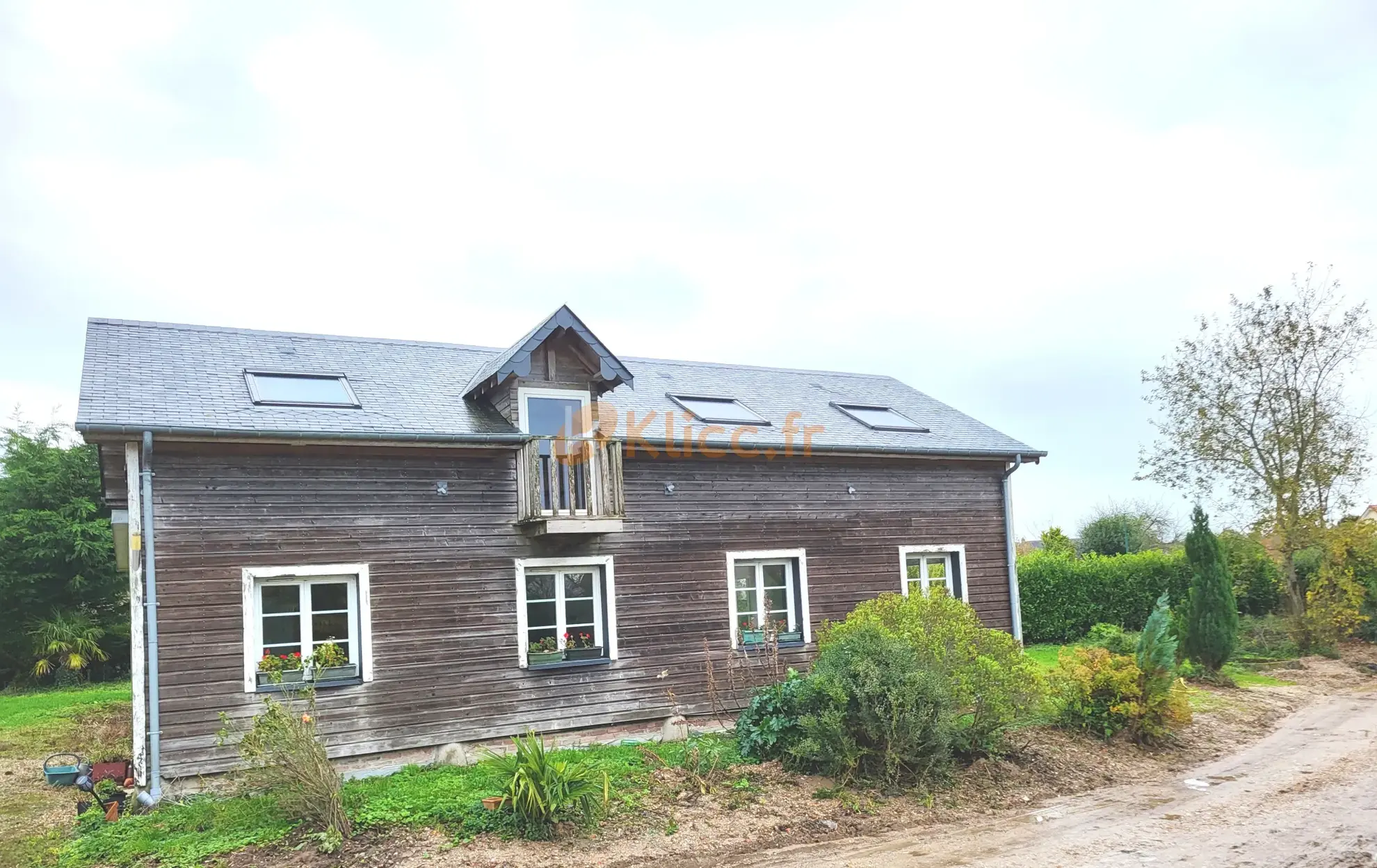 Maison en ossature bois à vendre proche d'Arques-la-Bataille et Dieppe, rénovée, grand jardin 