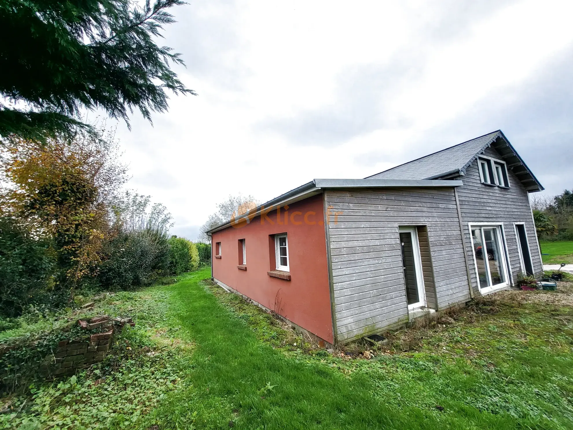 Maison en ossature bois à vendre proche d'Arques-la-Bataille et Dieppe, rénovée, grand jardin 