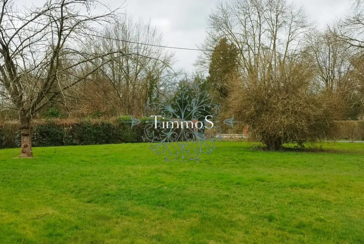 Terrain constructible de 572 m² à Le Coudray-sur-Thelle proche gare 