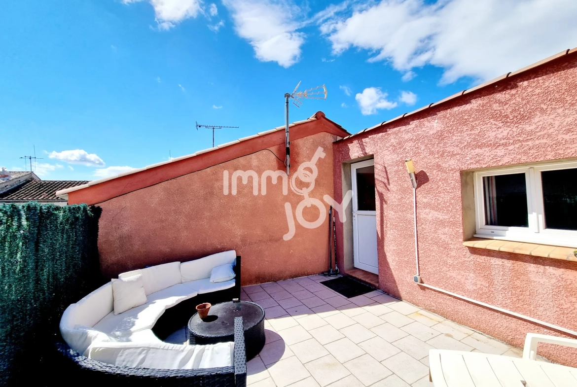 Maison de village 125m2 avec terrasse et garage à Fleury (11560) - Confort moderne 